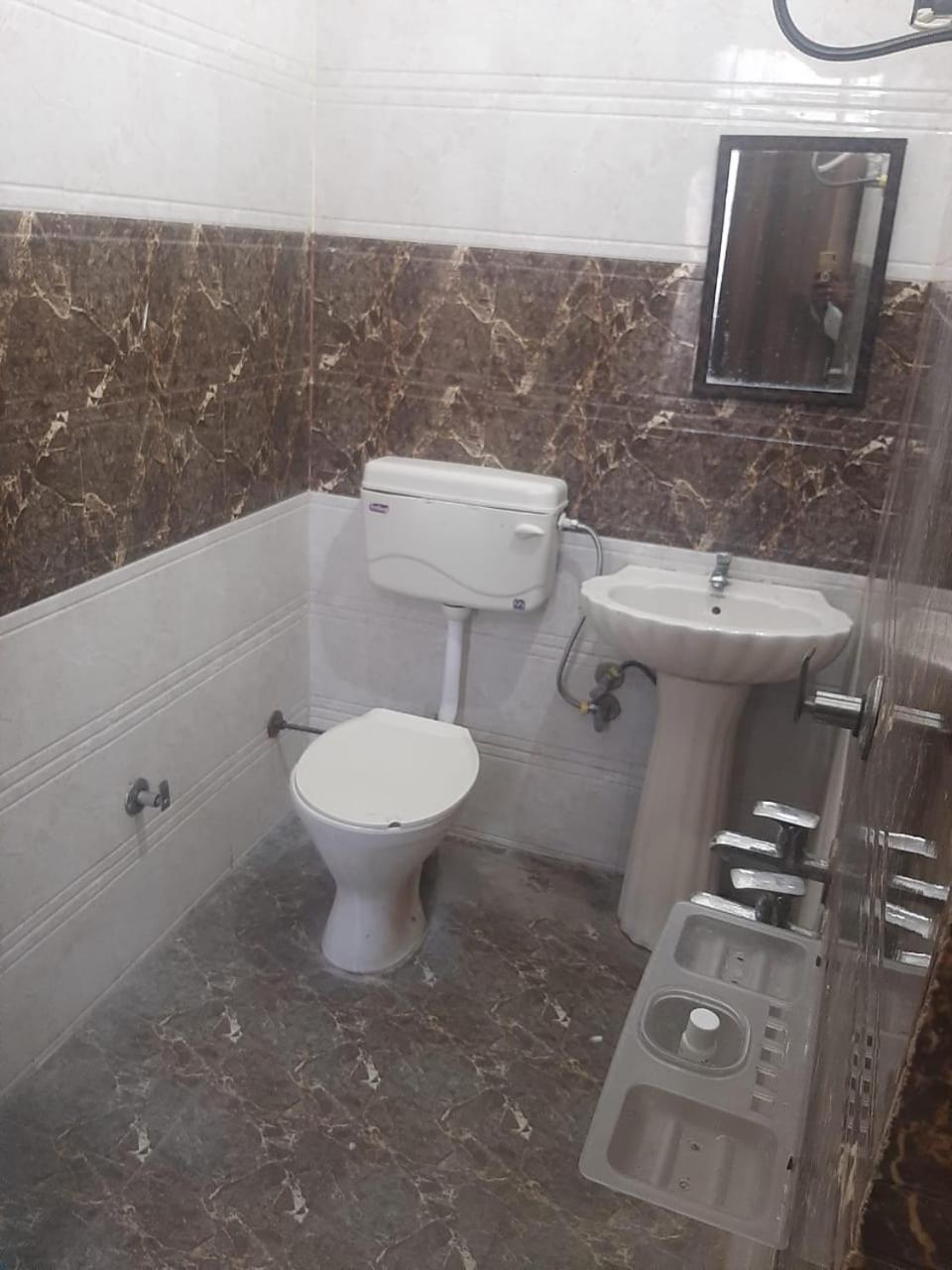 Arora Classic Guest house *
